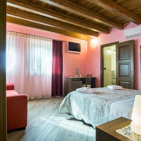 L'Arco Dei Sogni Hotell Malvagna Exteriör bild