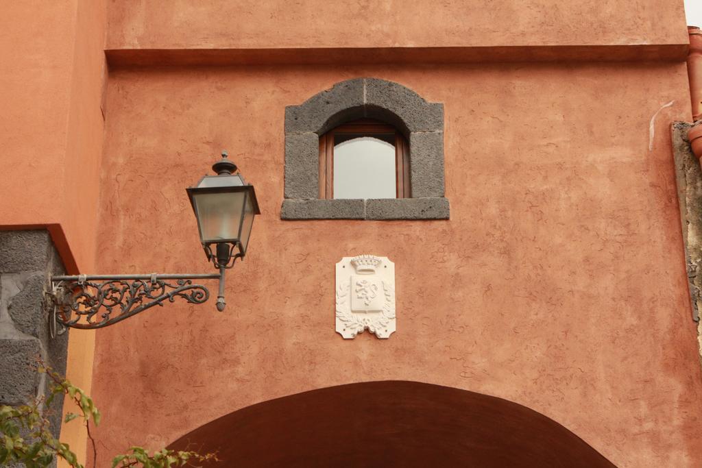 L'Arco Dei Sogni Hotell Malvagna Exteriör bild