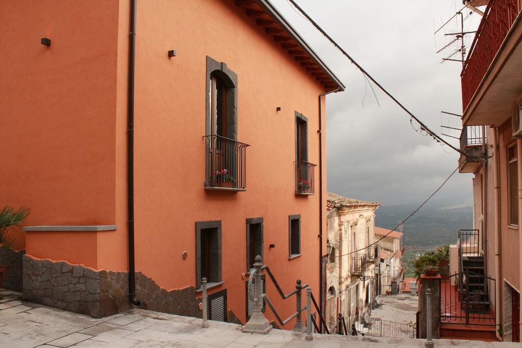 L'Arco Dei Sogni Hotell Malvagna Exteriör bild