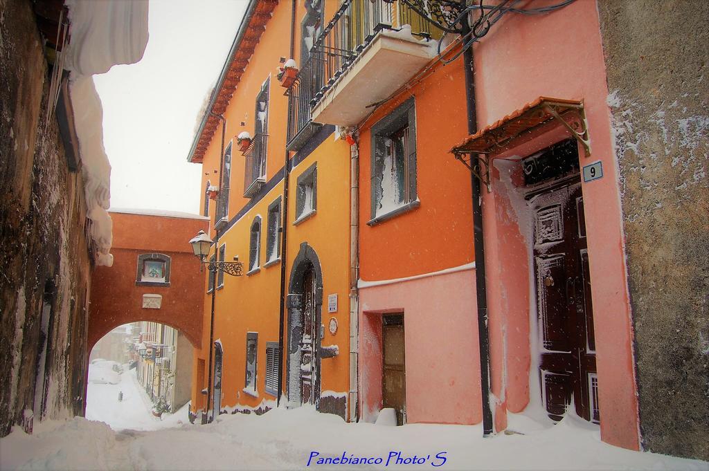 L'Arco Dei Sogni Hotell Malvagna Exteriör bild