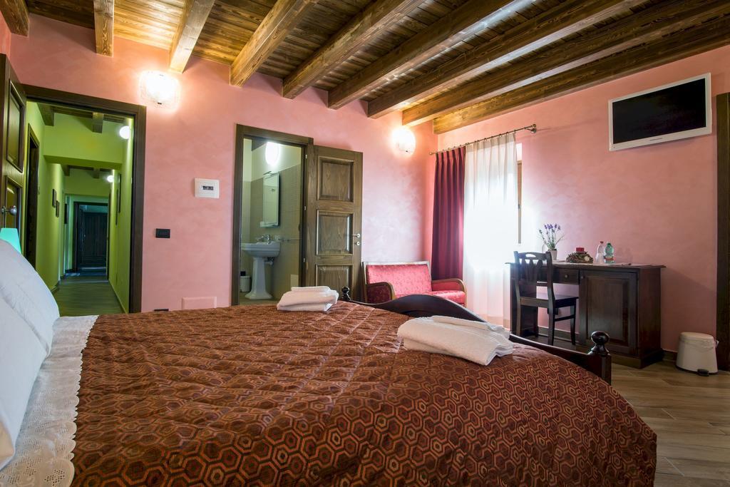L'Arco Dei Sogni Hotell Malvagna Exteriör bild