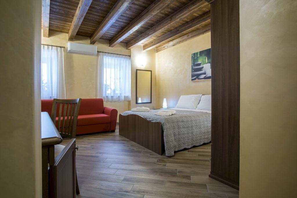 L'Arco Dei Sogni Hotell Malvagna Exteriör bild