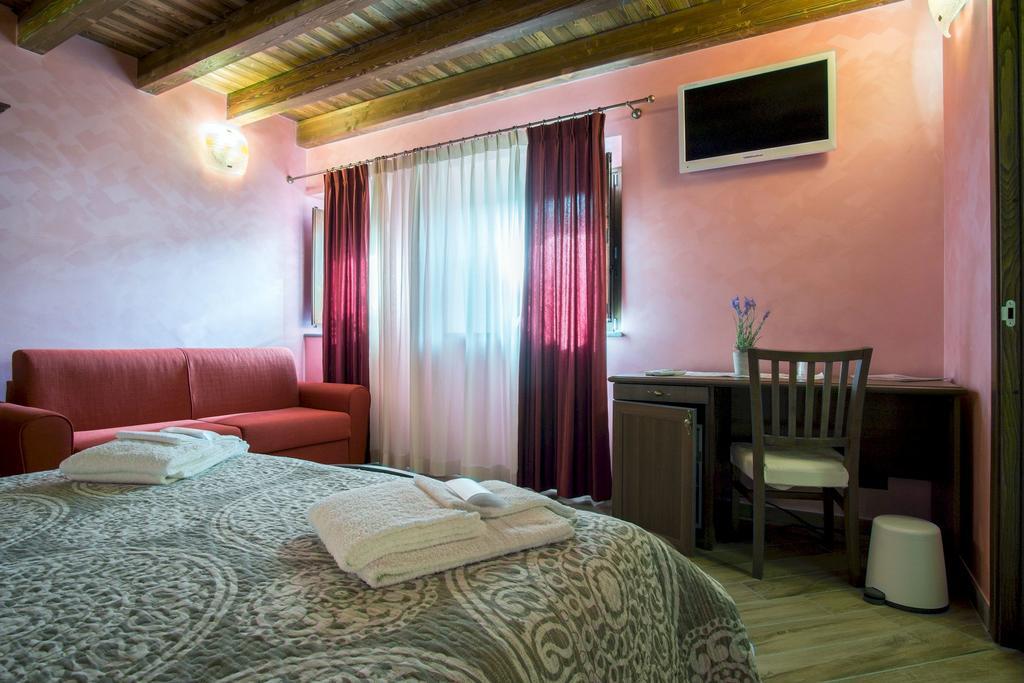 L'Arco Dei Sogni Hotell Malvagna Exteriör bild