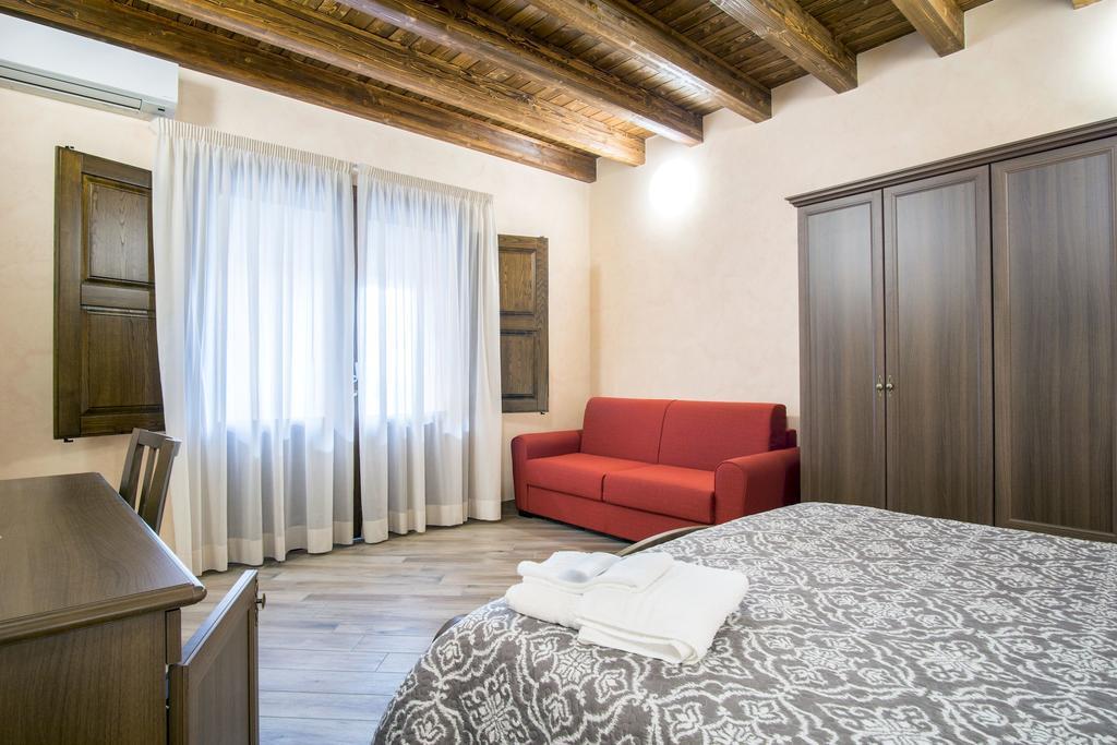 L'Arco Dei Sogni Hotell Malvagna Exteriör bild